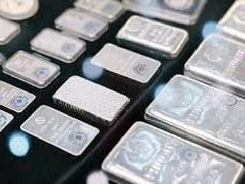Giá bạc sáng ngày 8/1: quay đầu giảm