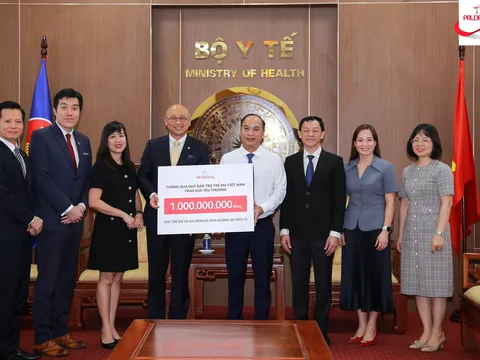 Prudential Việt Nam chung tay khắc phục hậu quả sau mưa lũ, trao gửi yêu thương đến người dân khu vực bị ảnh hưởng